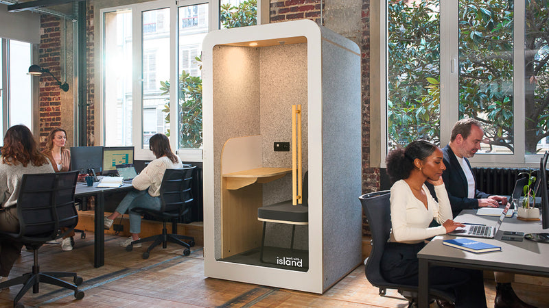 Island Desk cabine individuelle dans un open space