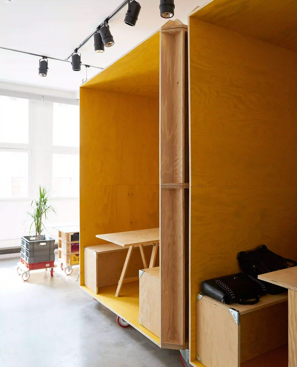 Work With Island -